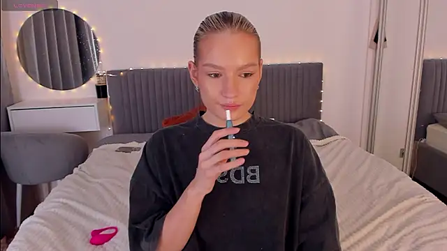 CassieRayss live sex cam