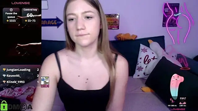 LovelyyLola's cam snapshot