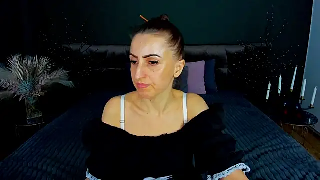 Rebecca_Diamond's cam snapshot