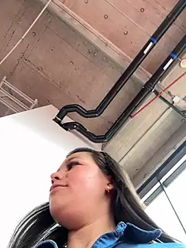 Alyshanon18's cam snapshot