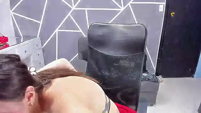 paula_miler1's cam snapshot