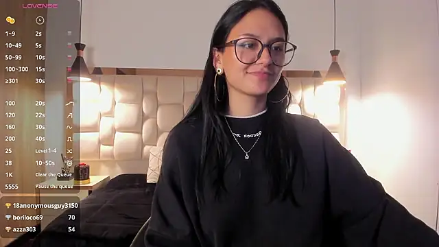 NiccolleHall's cam snapshot