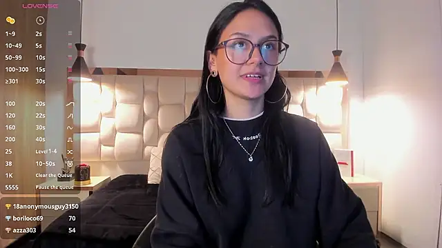 NiccolleHall's cam snapshot