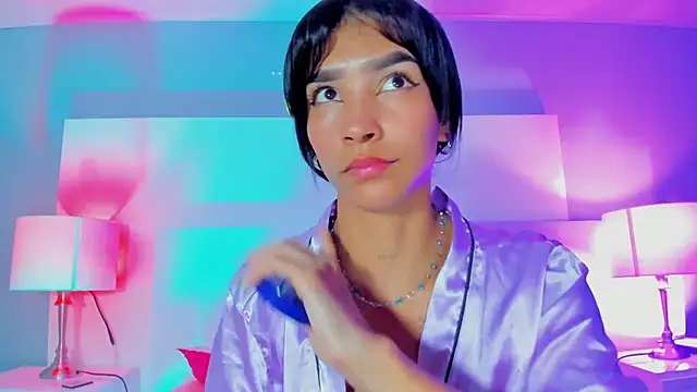 LauraAristizabal live sex cam