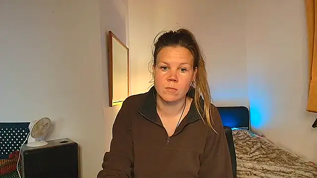 CallMeMaria's cam snapshot