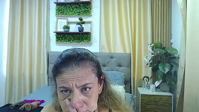 sasi_luna's cam snapshot