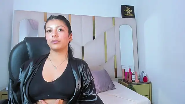 Salmaportman69's cam snapshot