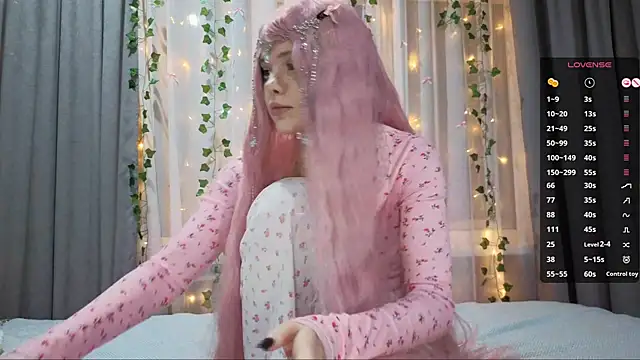 CarolinePepper live sex cam