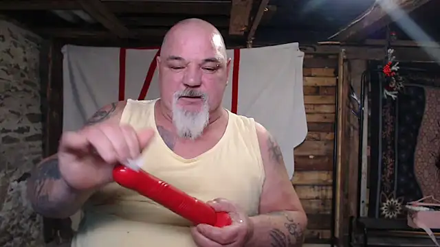 Newfiesausage1972 live sex cam