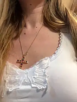 didihairypussy's cam snapshot