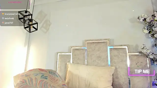 GabyyJones's cam snapshot