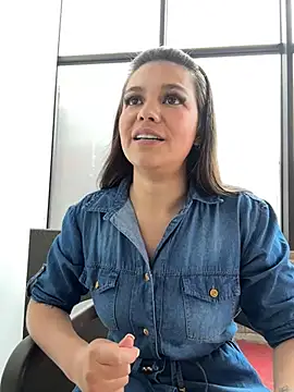 Alyshanon18 live sex cam