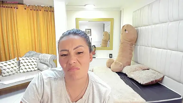 gaby_trent's cam snapshot