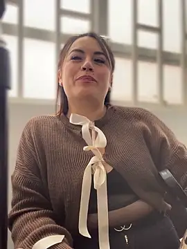 Lesly_10-'s cam snapshot