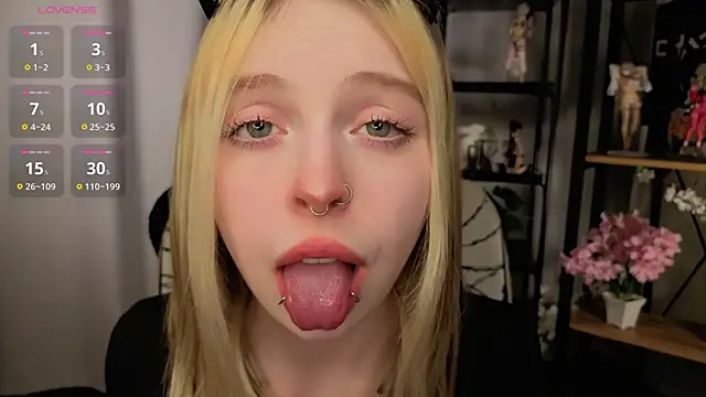 ElvenQueen's cam snapshot