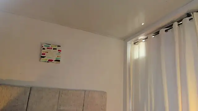 Holly_pink_'s cam snapshot