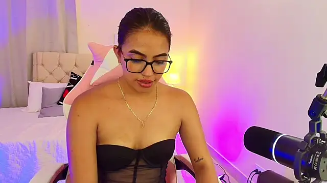 MiaRousee_'s cam snapshot