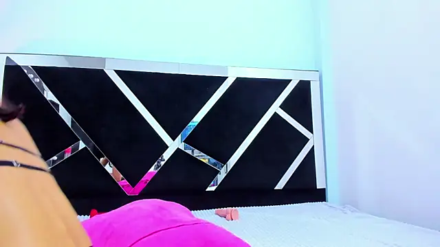 iisabella_noa's cam snapshot