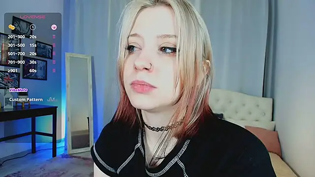 arielabradberry's cam snapshot