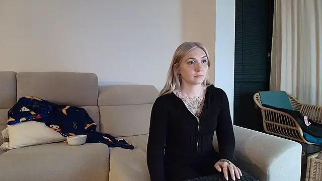 tattoobbgirl's cam snapshot