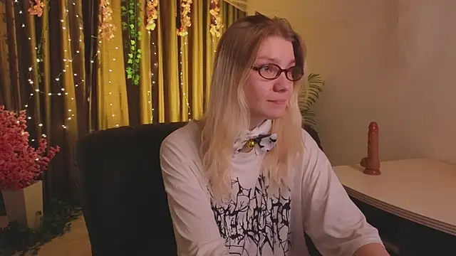 shark_attack52's cam snapshot