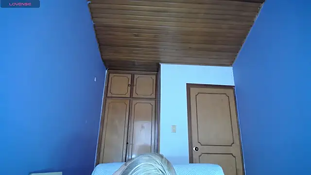 sophia_ny's cam snapshot