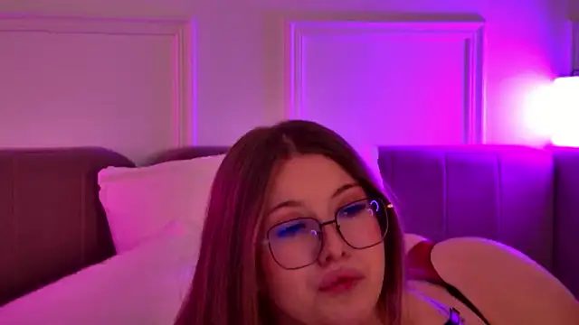 RemyLoon's cam snapshot