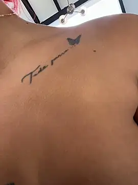 MystiqueXXX's cam snapshot