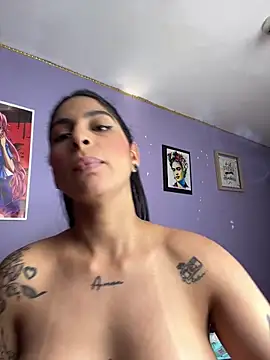 charlotte_stevenss_'s cam snapshot