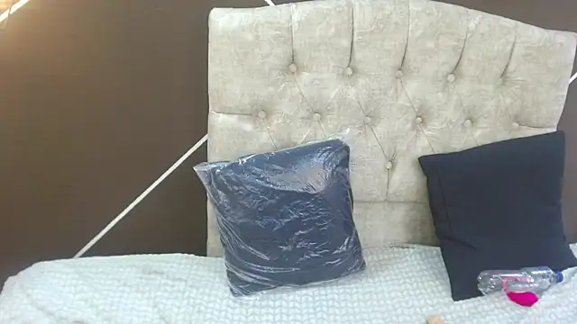 LiaMonroee_'s cam snapshot