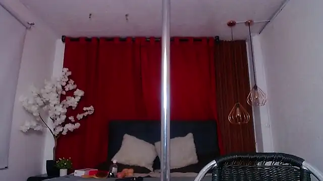 nikkystorm1_'s cam snapshot