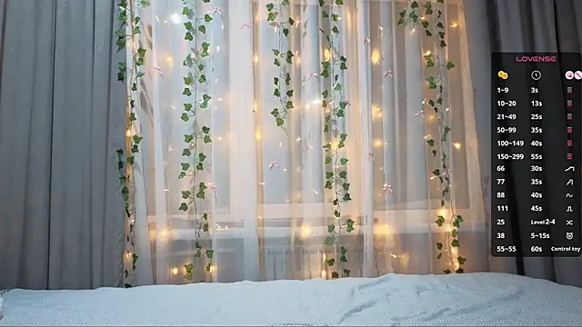 CarolinePepper's cam snapshot