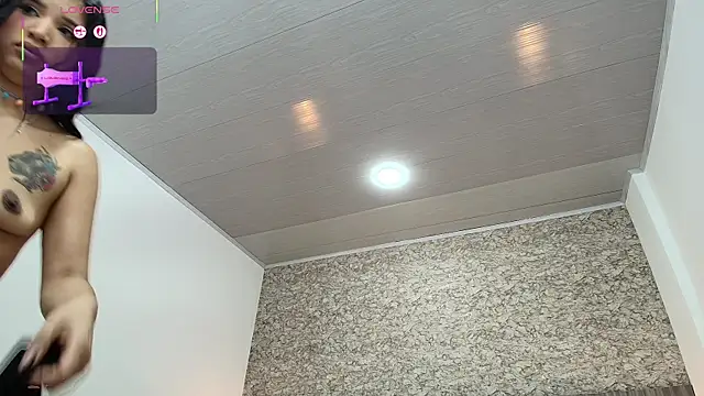 nicol_alvarez's cam snapshot