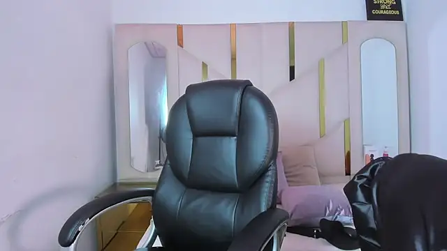 Salmaportman69's cam snapshot