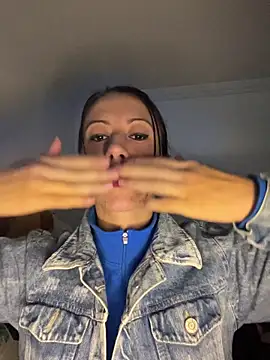 HeyAmara's cam snapshot