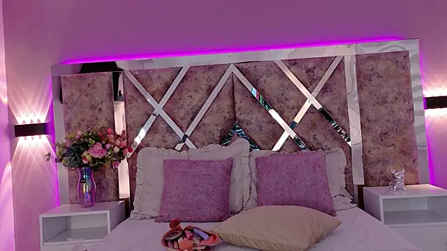 MeganR_'s cam snapshot