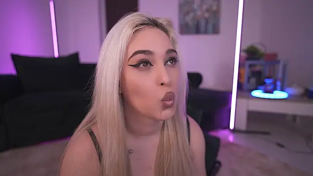 bia_kristal's cam snapshot