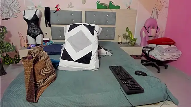 bigblackhotx1 live sex cam