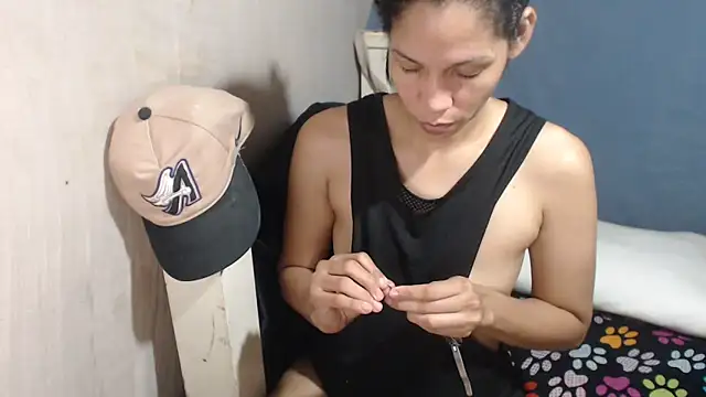 ELIZABET2-'s cam snapshot