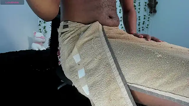 santhi_lee live sex cam