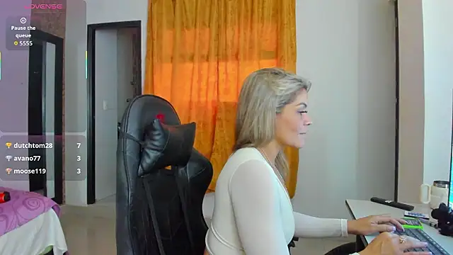 tabata_monroe's cam snapshot