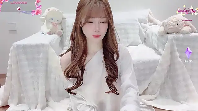 Yuuuuuly live sex cam