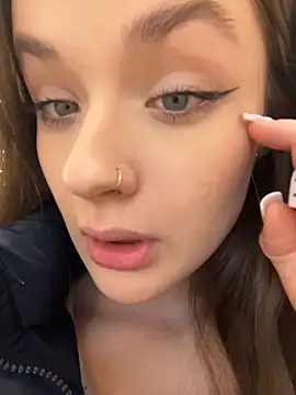 KittyQueeny live sex cam