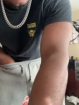 KeYBuMp323 live sex cam