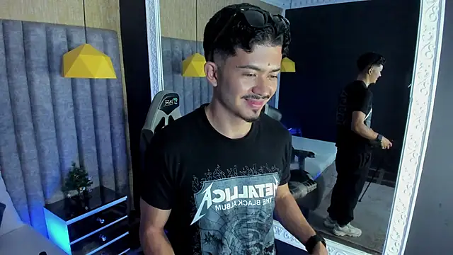 NicolaiKarav live sex cam