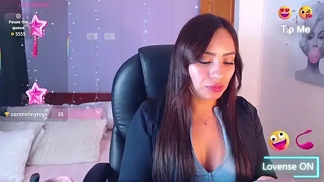 Paulina_627's cam snapshot