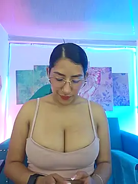 Sofi_hot_4m's cam snapshot