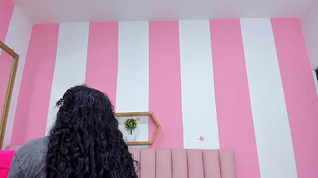 ISABELLA_020's cam snapshot