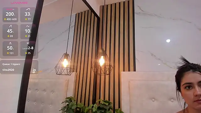 Madyson18 live sex cam