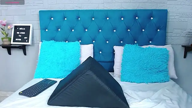 ZolaniBaker's cam snapshot